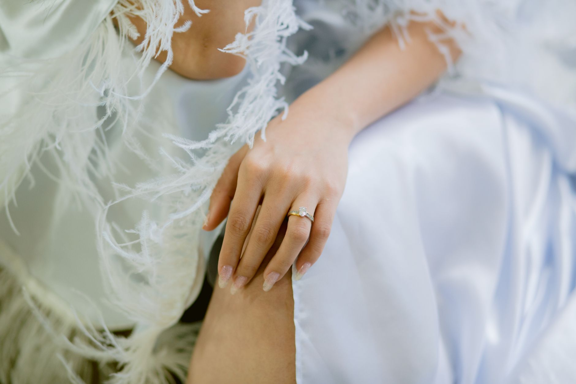 Feathers and Fringe: a Hem That Moves