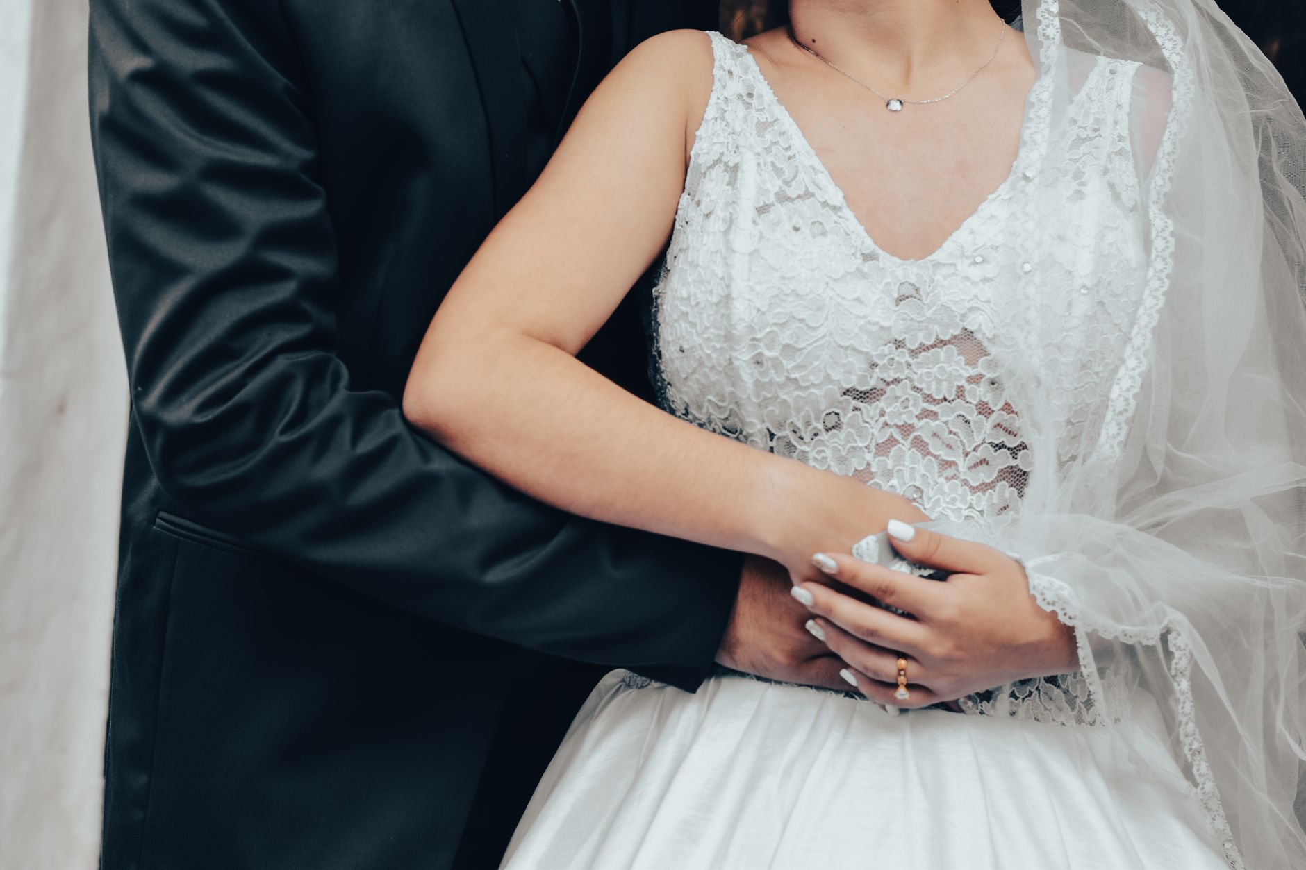 Sweetheart or Deep V: Choosing Your Depth